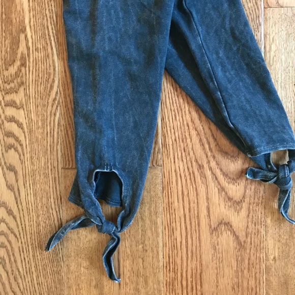 Jala Tie Capri Leggings - Picture 8 of 8